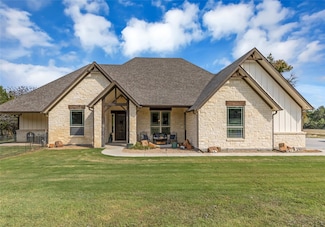 5712 Tucker Dr, Weatherford, TX 76085