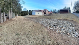 717 Old Cement Rd, Montoursville, PA 17754