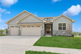 3125 Sunflower St, Ely, IA 52227