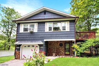 553 Stonetown Rd, Ringwood, NJ 07456