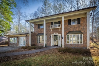 224 Camelot Dr, Morganton, NC 28655