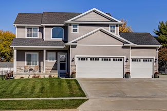 401 5th St SE, State Center, IA 50247