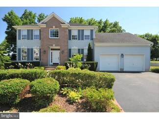 18 Jimarie Ct, Trenton, NJ 08620