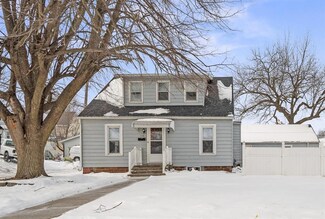 110 N 7th St, Knoxville, IA 50138