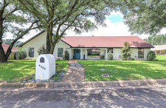 4305 King Richards Ln, Fort Worth, TX 76133