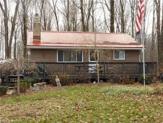 6614 3rd Ave, Andover, OH 44003