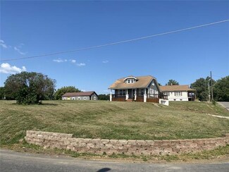 4021 Mccarthy Rd, Saint Joseph, MO 64503