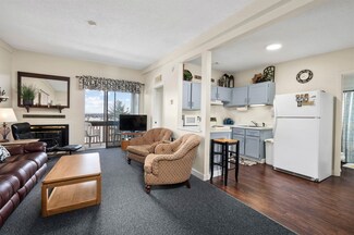 75 Treetop Cir Unit 35, Laconia, NH 03246