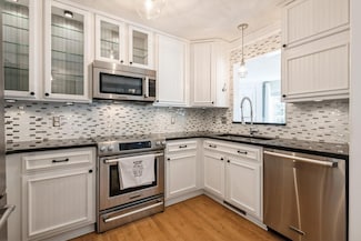 15525 Float Ln Unit 152, Saint Paul, MN 55124