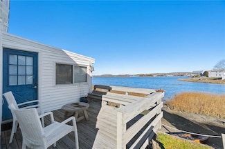 15 Cedar Ave Unit 2, Portsmouth, RI 02871