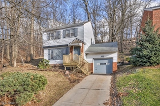 24700 Hawthorne Dr, Euclid, OH 44117
