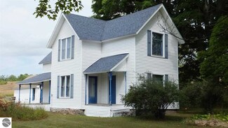 12028 Fowler Rd, Honor, MI 49640