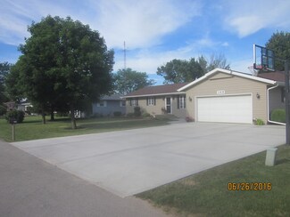 345 N 4th St, Clifton, IL 60927