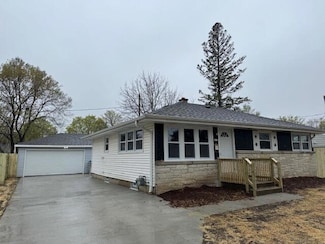 6915 W Caldwell Ct, Milwaukee, WI 53218