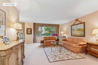 150 E 69th St Unit 3R, New York, NY 10021