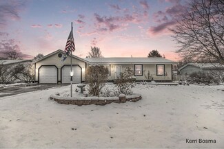 13606 152nd Ave, Grand Haven, MI 49417