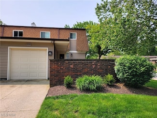 26585 Sussex Dr Unit 26585, Olmsted Falls, OH 44138