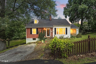 2136 Cypress St, Kingsport, TN 37664