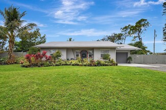 5020 Canal Dr, Lake Worth, FL 33463
