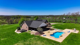 31 Sutton Ln, Washington, PA 15301