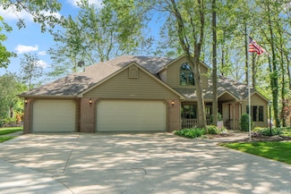 208 Oak Forest Dr, Bluffton, IN 46714