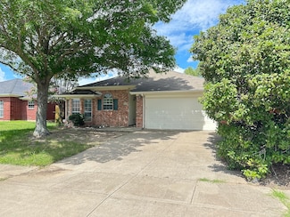 1117 Edenbrook Dr, Arlington, TX 76001