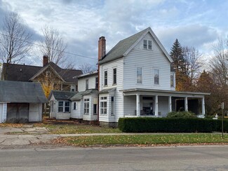 223 N Walnut St, Allegan, MI 49010