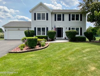6 Belleauwood Cir, Watervliet, NY 12189