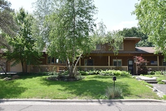 4497 S Oak Leaf Ct, Saint Paul, MN 55127