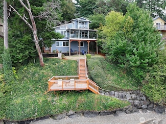 211 E Shoreline Ln, Shelton, WA 98584