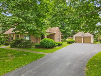 131 S Vine St, Pataskala, OH 43062