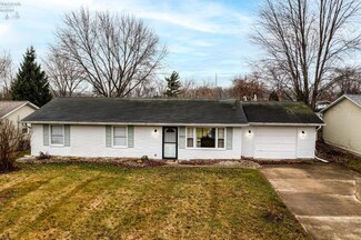 1083 Bridgewater Ln, Fremont, OH 43420