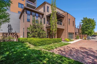 26 W 6th St, Holland, MI 49423