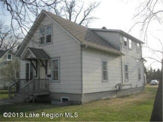 221 8th St S, Breckenridge, MN 56520