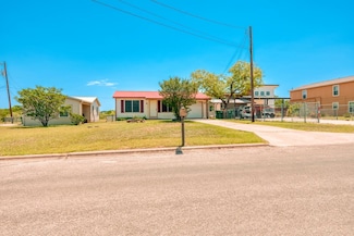 303 South Ave S, Meadowlakes, TX 78654