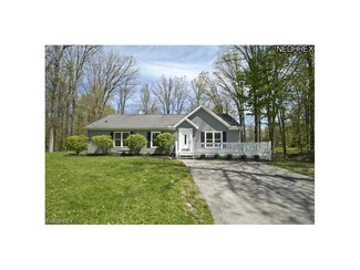 605 Oriole Dr, Roaming Shores, OH 44084