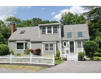 42 Sunset Dr, Beverly, MA 01915