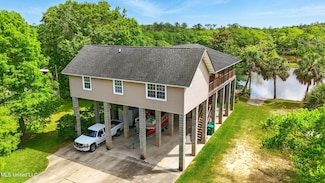 10264 Riverroad Dr, Gulfport, MS 39503