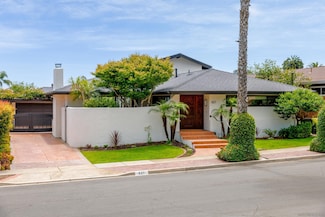 821 Moana Dr, San Diego, CA 92106