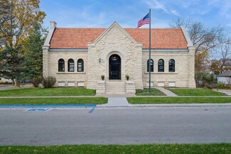 100 E 1st St, Anamosa, IA 52205