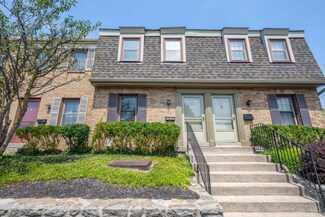 9783 Bunker Hill Ln, Montgomery, OH 45242