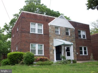 402 Oakwood St SE, Washington, DC 20032