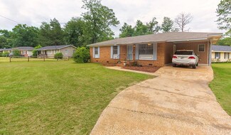 1120 Julia Cir, Bainbridge, GA 39819