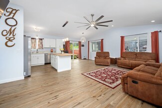 11 Mokuna St, Mountain View, HI 96771
