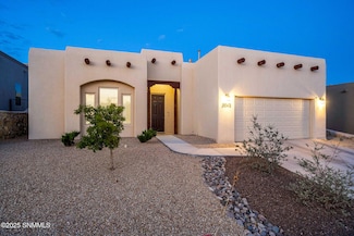 3042 Don Buck Dr, Las Cruces, NM 88011