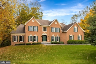 1011 Preserve Ct, Great Falls, VA 22066