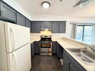 1204 Whitney Ave Unit 201, Hamden, CT 06517