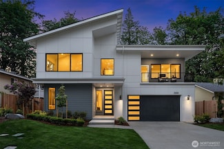9008 NE 143rd St, Kirkland, WA 98034