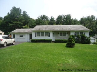 40 Church St, Cairo, NY 12413