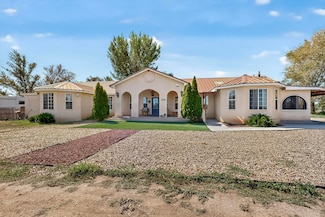 42 Crawford Rd, Belen, NM 87002